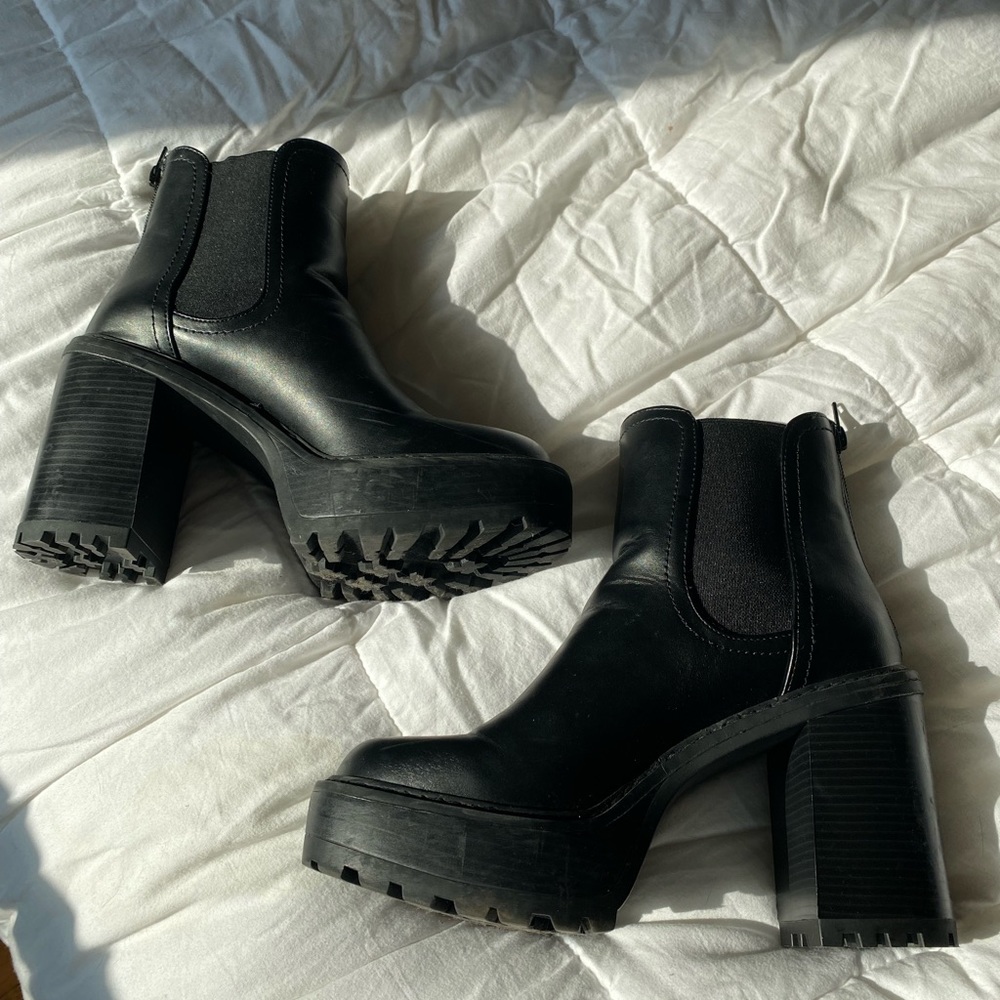 Madden Girl Kamora Platform Heel Chelsea Boots